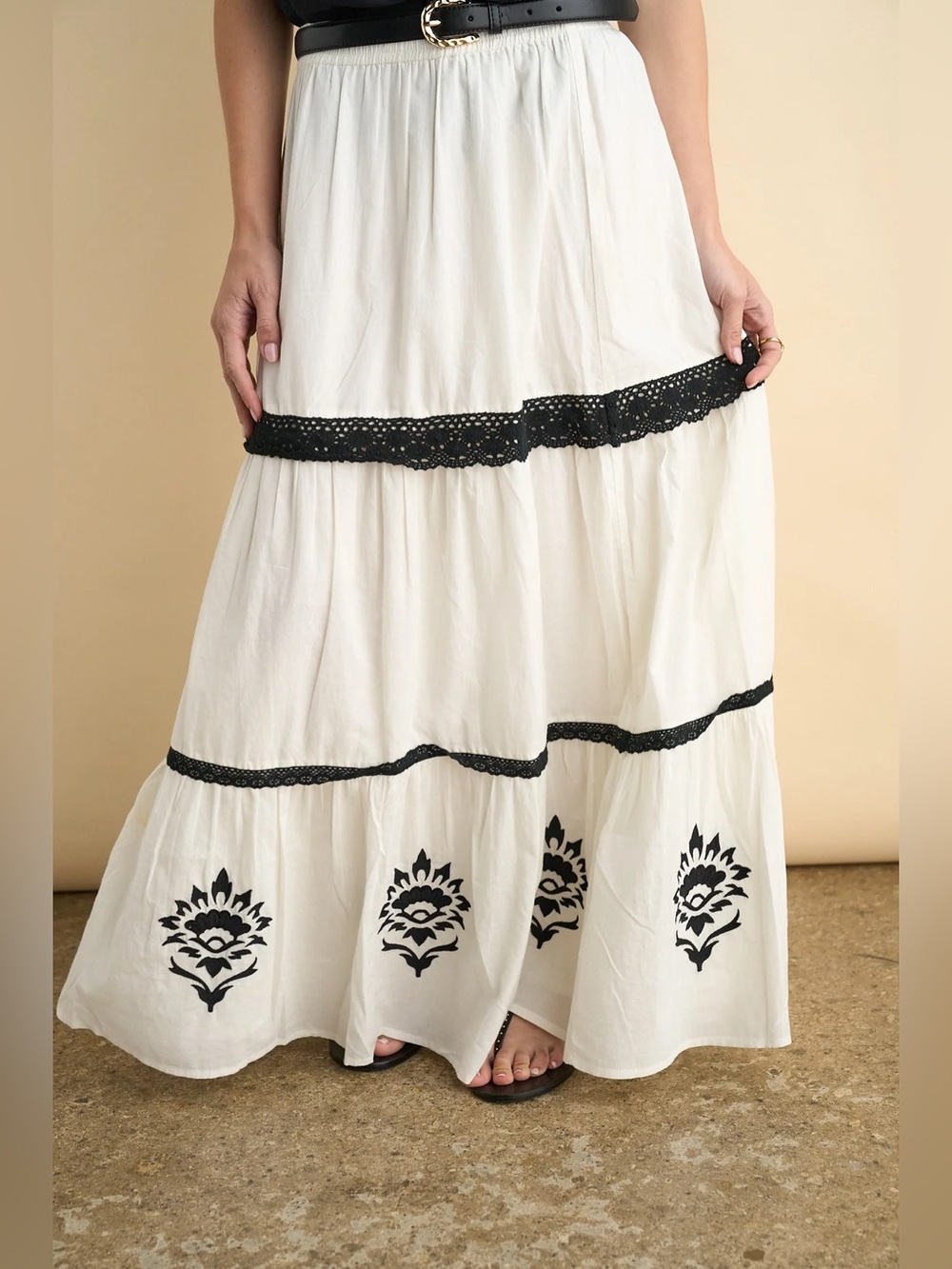 Sonmer Skirt Maxi Embroidered
